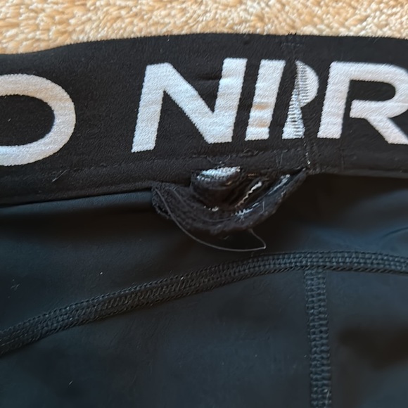 Nike Pro - Picture 7 of 8